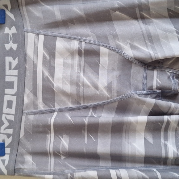 Under Armour Light Gray Compression Leggings Size M - Picture 3 of 6